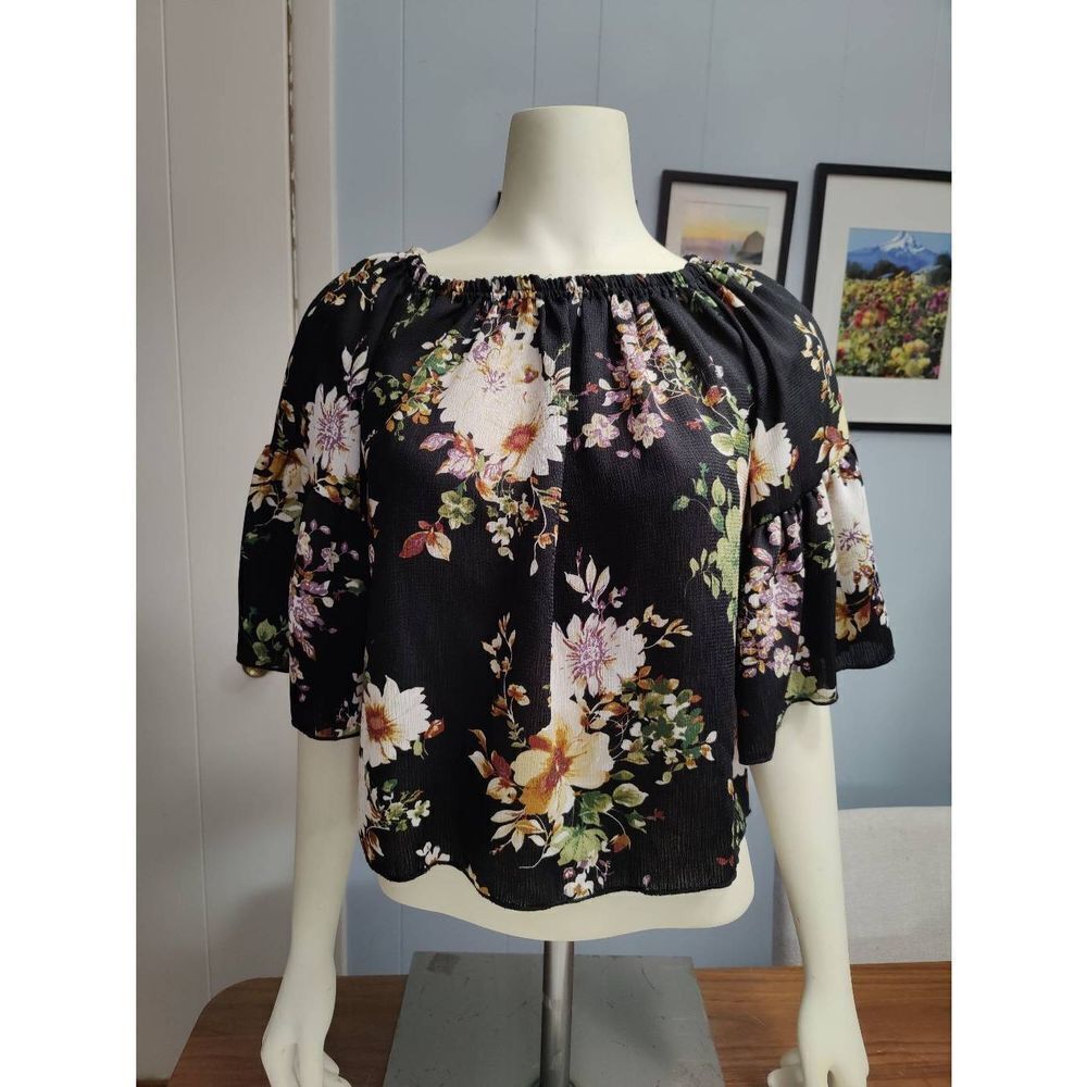 Persaya Floral Cropped Blouse